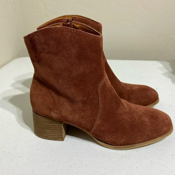 Lucky Brand Laidem Rust Suede Ankle Boot Womens Side Zip Sz 7 M EC - Picture 2 of 8